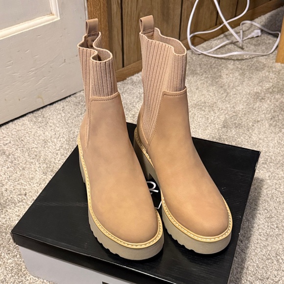 Dolce Vita Women’s Boot Zepplin - Picture 3 of 7